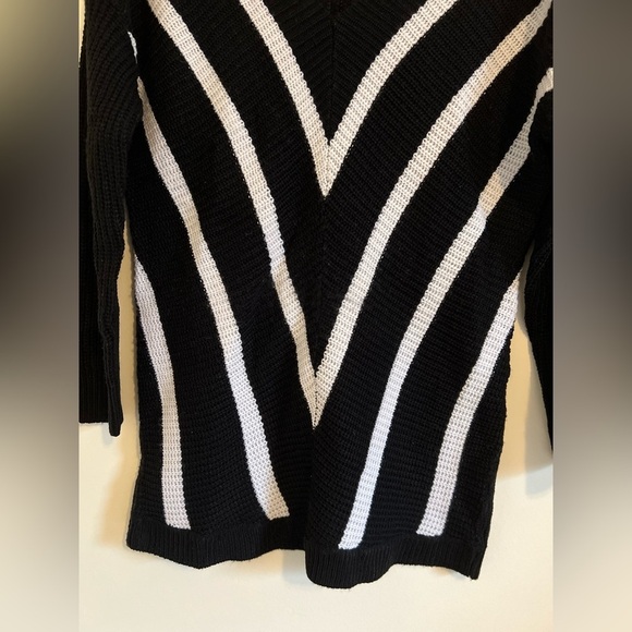VENUS Womens Sweater Small Ribbed Knit Black White Deep VNeck Long Sleeve Winter - Picture 14 of 16